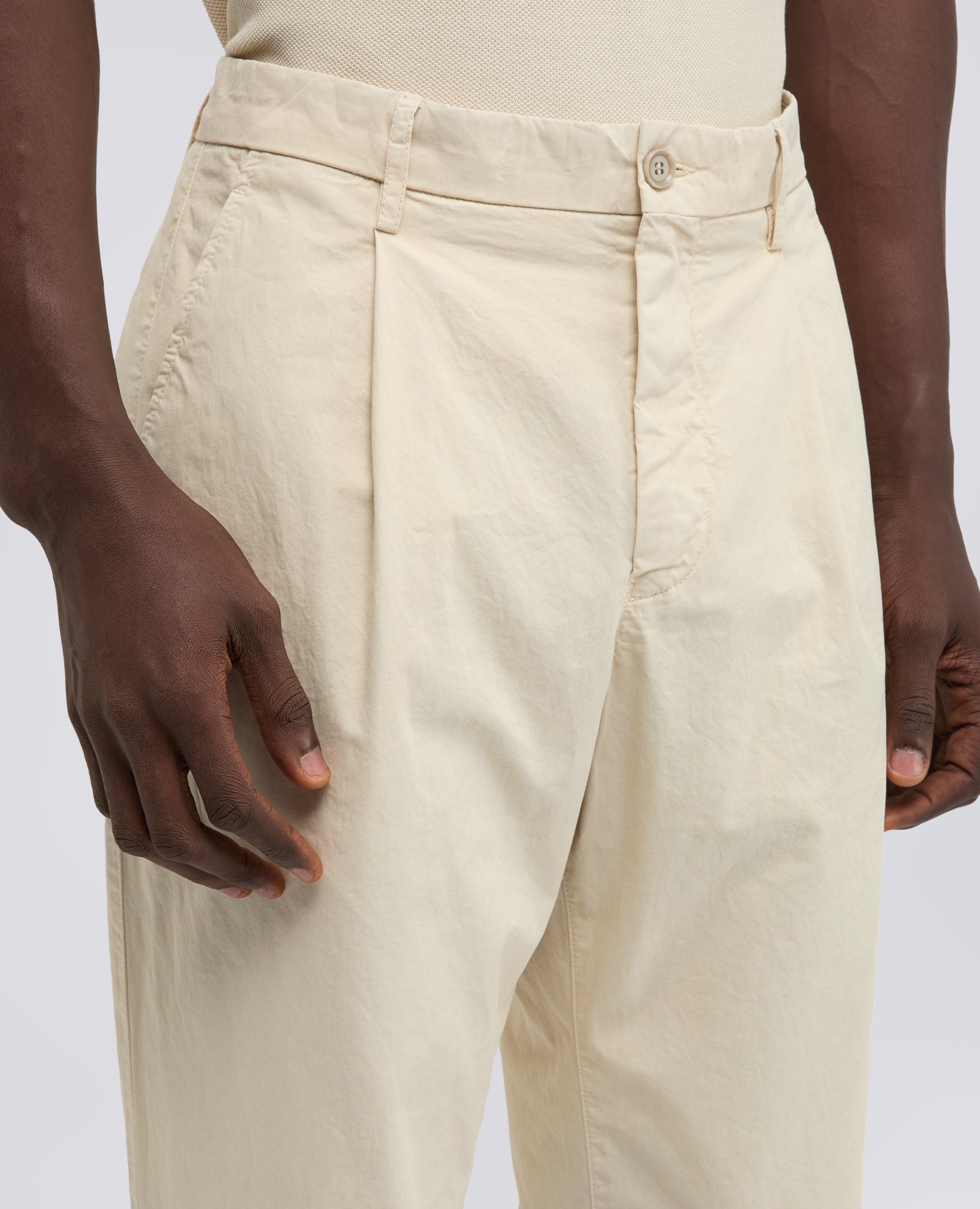 PANTALONE IN GABARDINA DI COTONE TINTO CAPO-SASSO-STONE-PIEDRA-STEIN-PIERRE