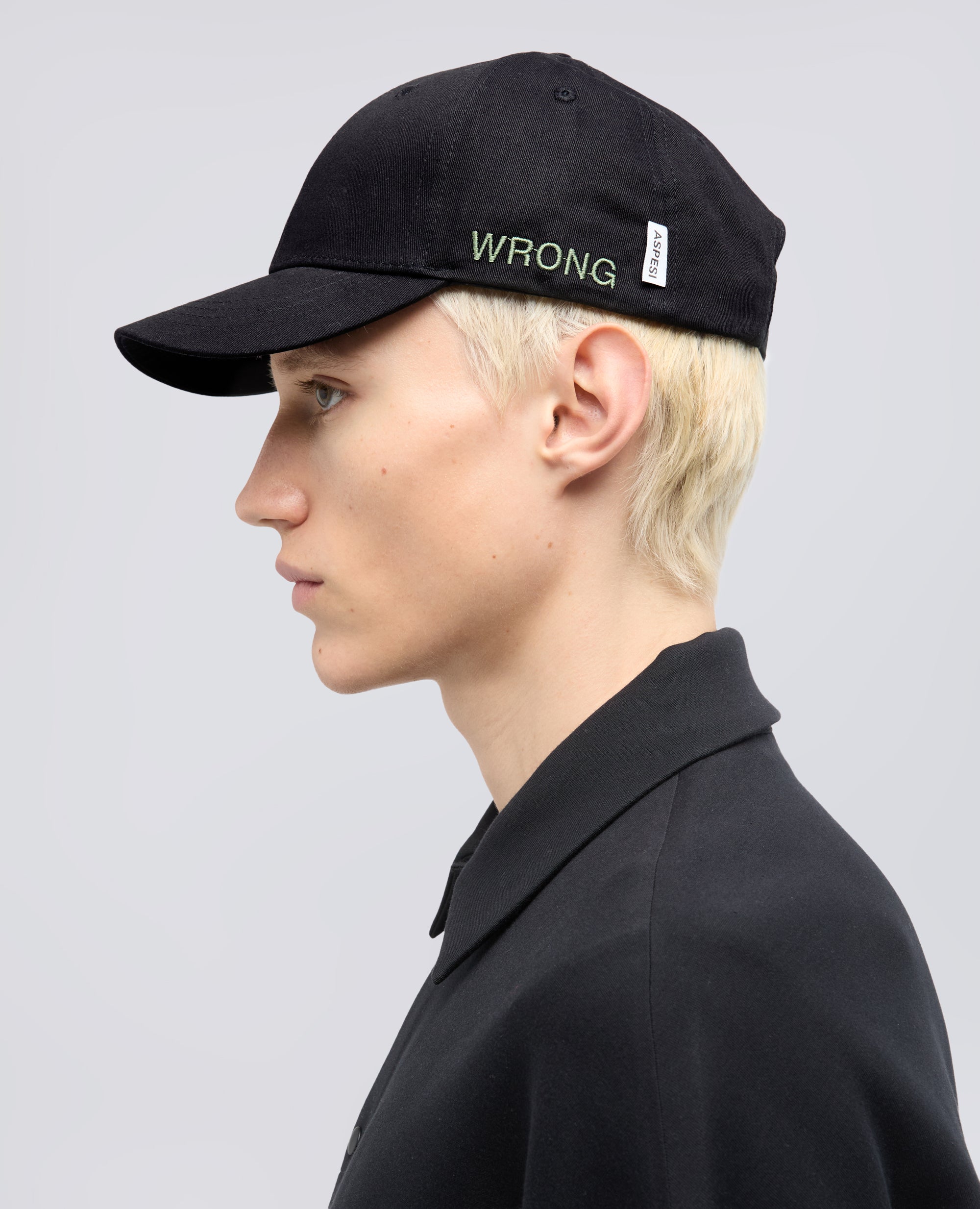 CAPPELLO IN GABARDINE DI COTONE CON LETTERING "WRONG"-NERO-BLACK-NEGRO-SCHWARZ-NOIR