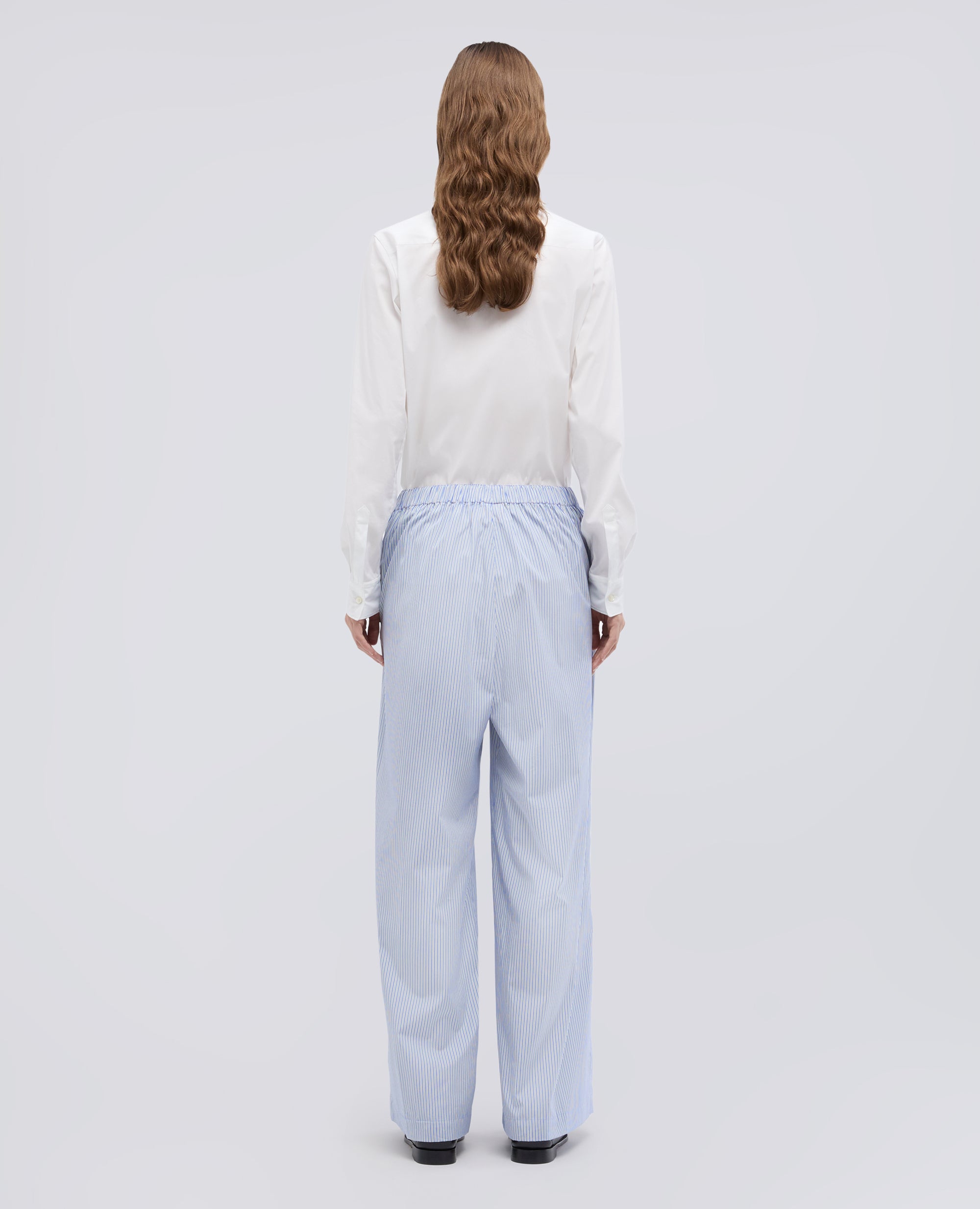 Pantalone in popeline di cotone - AA Capsule Collection-RIGA AZZURRA-LIGHT BLUE STRIPE-RAYA AZUL CLARO-STREIFEN BLAU-RAYURE BLEU CIEL