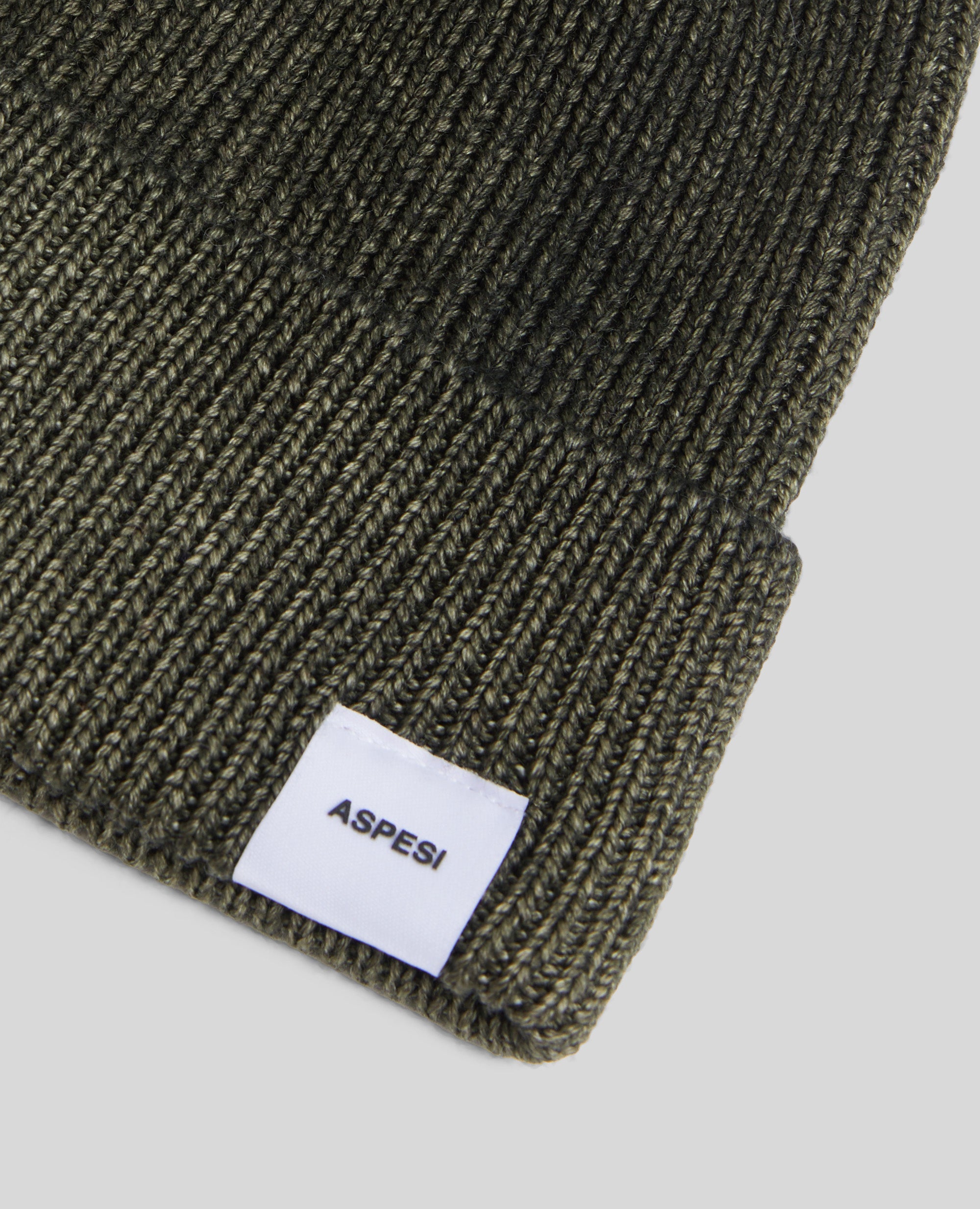 BERRETTO IN LANA MERINO-VERDONE-DARK GREEN-VERDER¢N-DUNKELGRUN-VERT FONCE