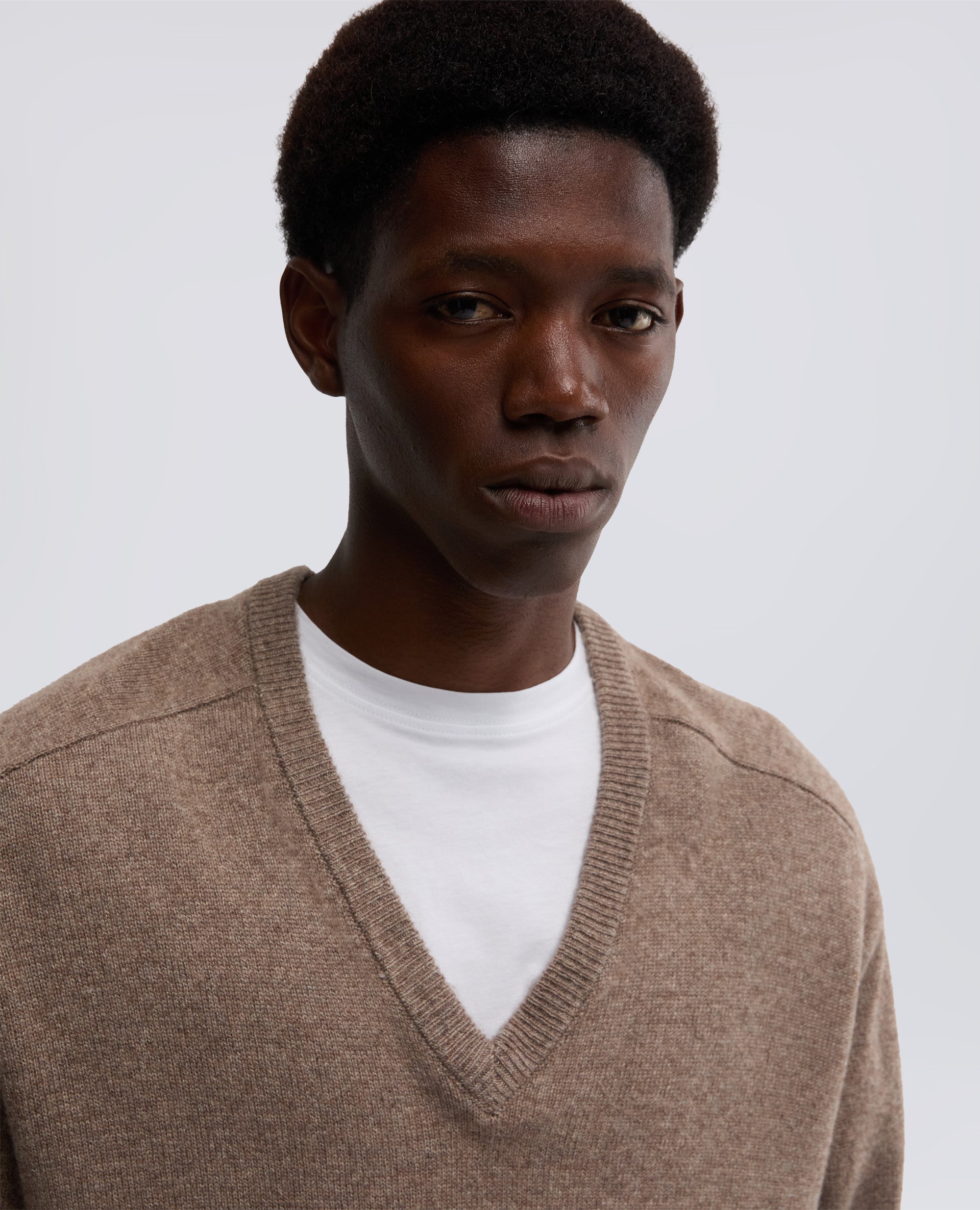 MAGLIA CON SCOLLO A V-TORTORA-DOVE GREY-T¢RTOLA-TAUBENGRAU-TOURTERELLE