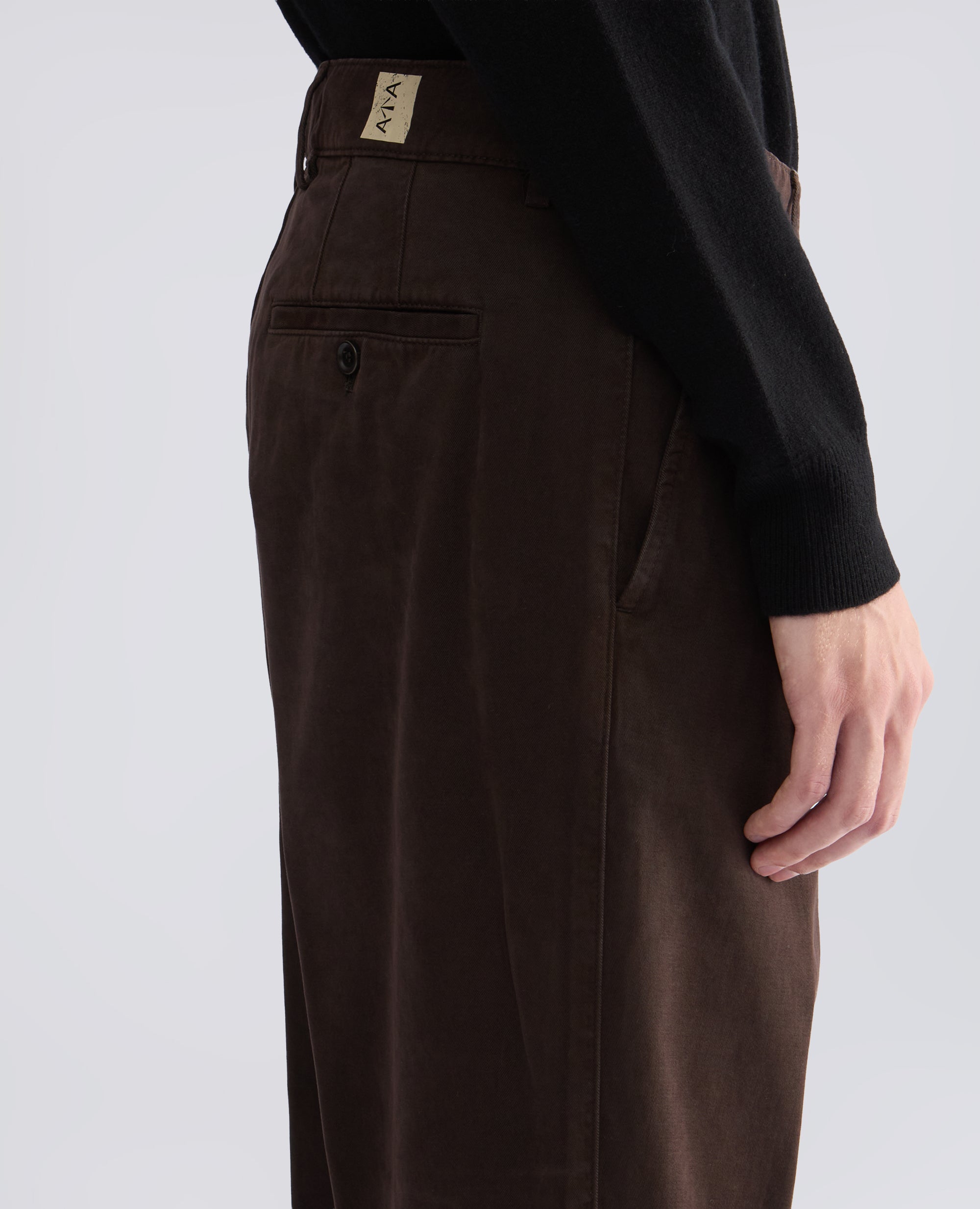 PANTALON EN GABARDINA DE ALGODON ESMERILADA, TENIDO EN PRENDA - MARRON - ASPESI
