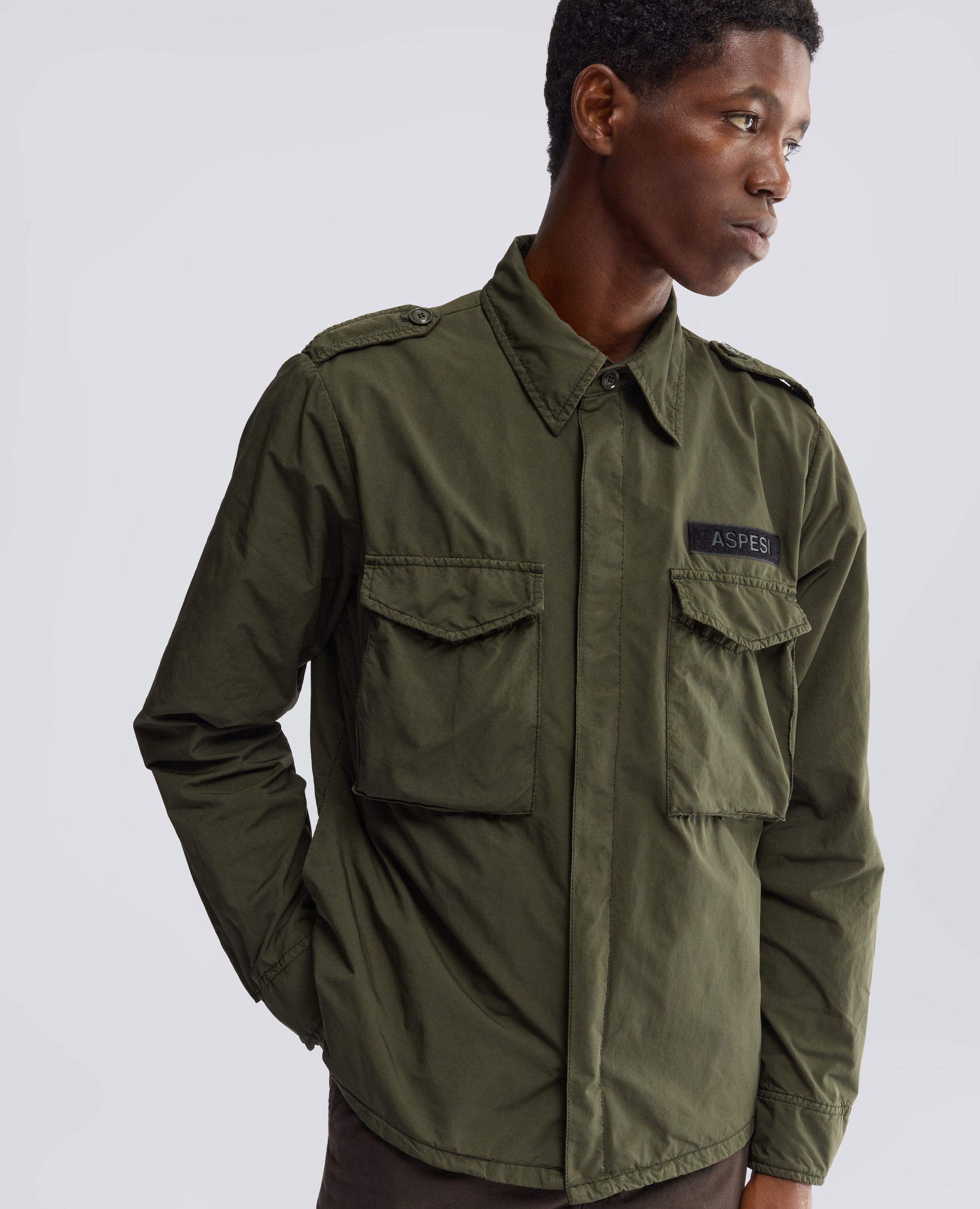 UNGEFUTTERTES MILITARISCHES HEMD AUS KOMPAKTEM NYLON-MISCHGEWEBE, STUCKGEFARBT - GRUN - ASPESI