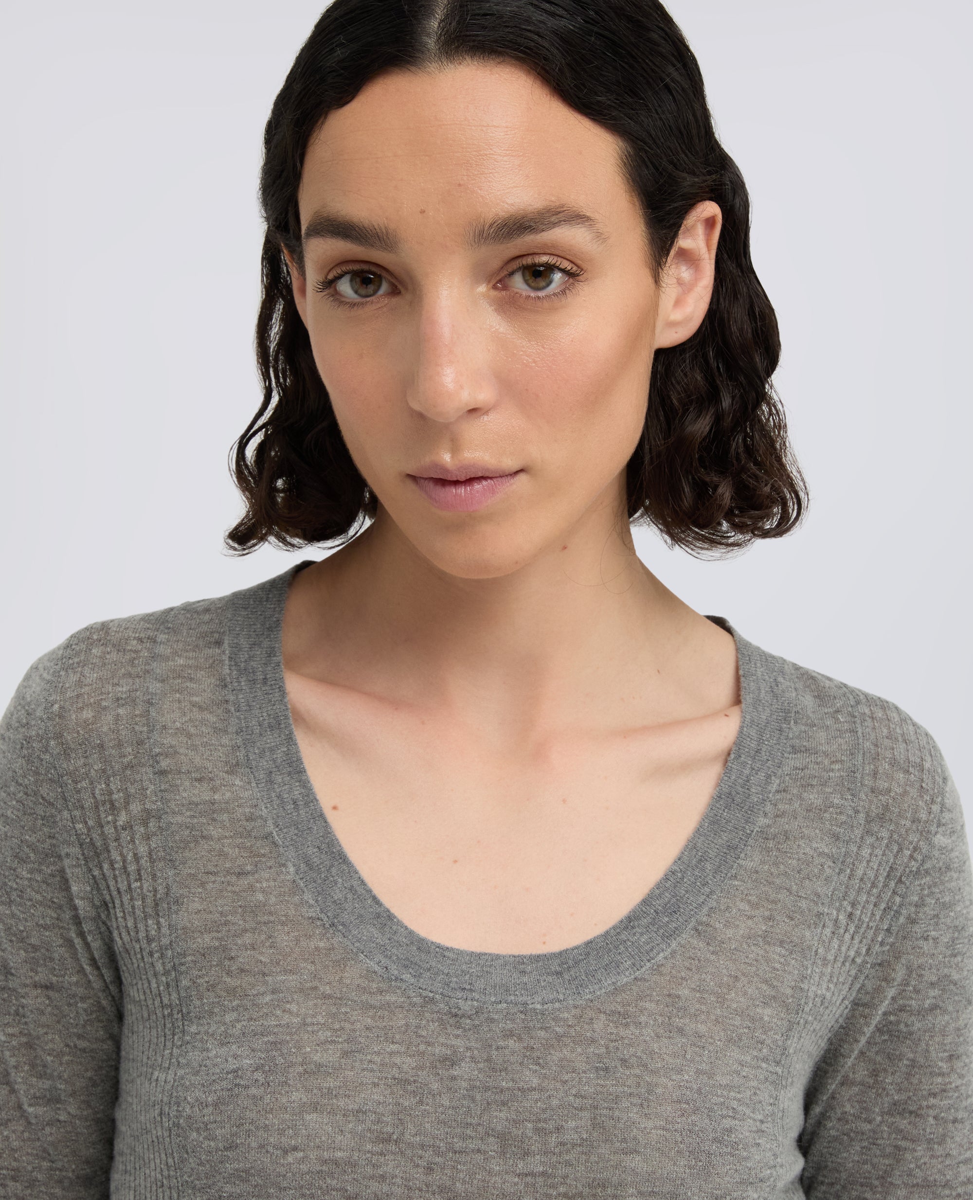 STRICKPULLOVER MIT LANGEN ARMELN AUS MERINOWOLLE, NYLON UND KASCHMIR - GRIGIO - ASPESI