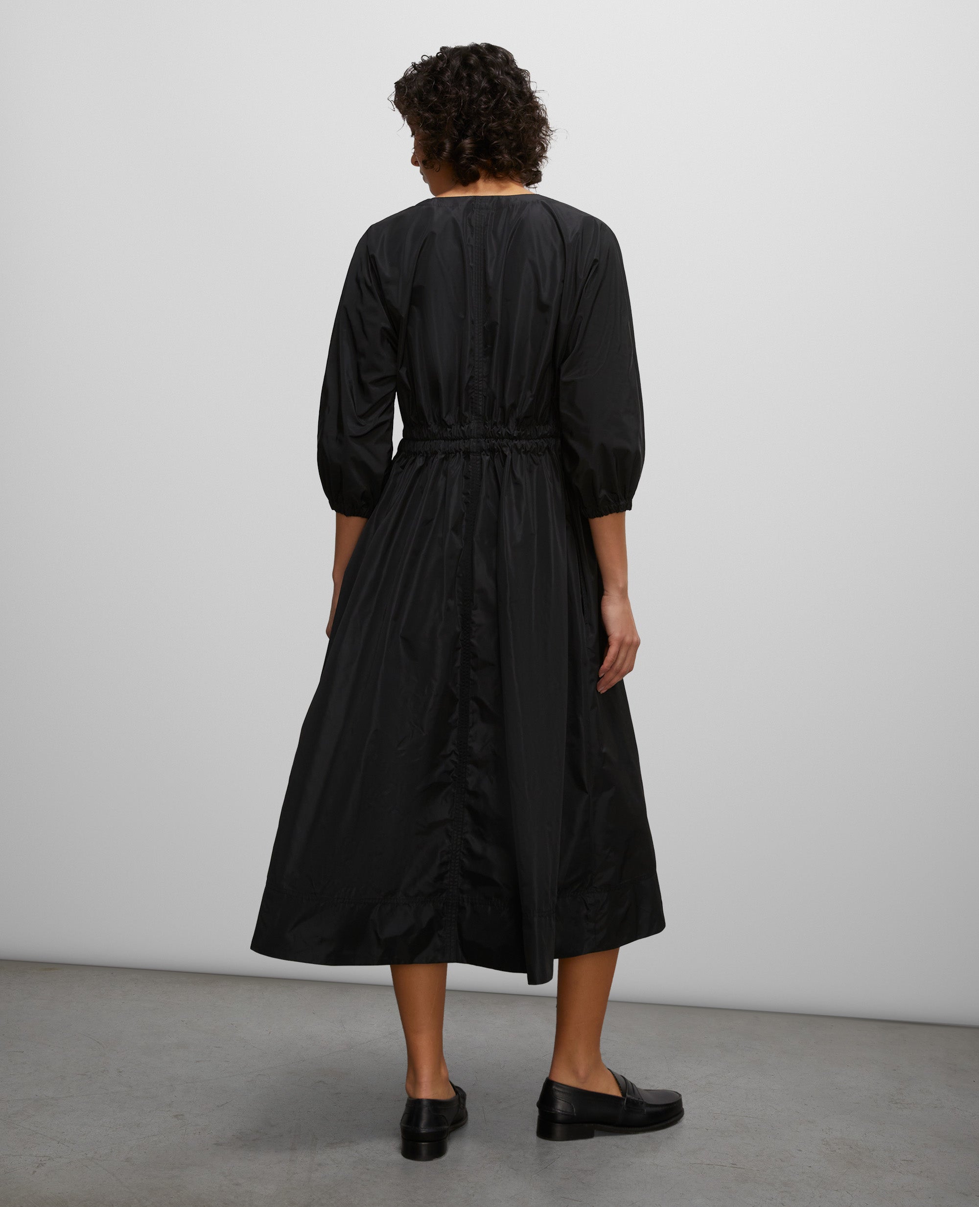 ABITO IN POLIESTERE TECNICO-NERO-BLACK-NEGRO-SCHWARZ-NOIR