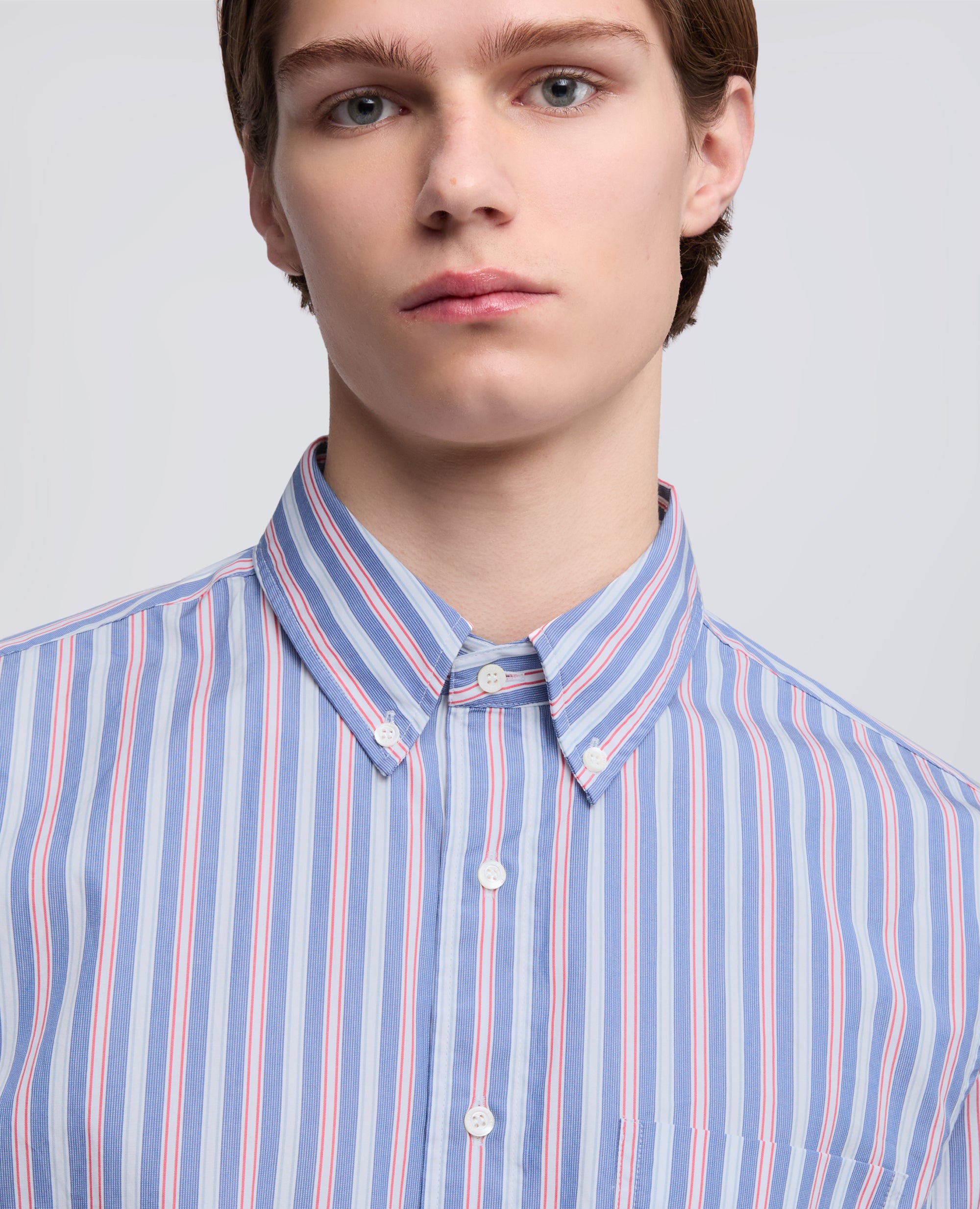 CAMICIA IN POPELINE DI COTONE OXFORD CON COLLO BUTTON DOWN-RIGA BLU-BLUE STRIPE-RAYA AZUL OSCURO-BLAUE STREIFEN-RAYURES BLEUES