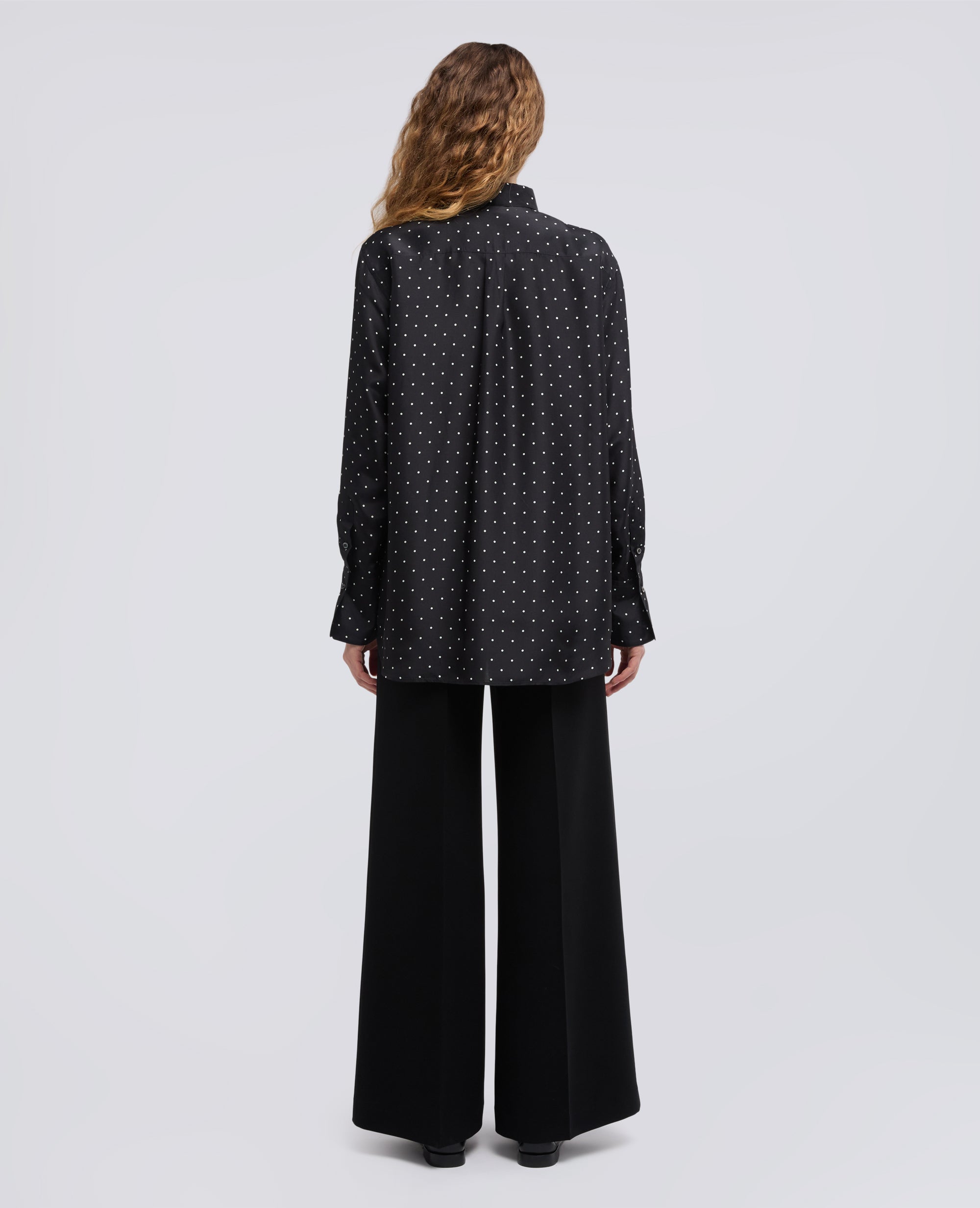 CAMICIA IN HABUTAI DI SETA A POIS-POIS NERO-POIS NERO-POIS NERO-POIS NERO-POIS NERO