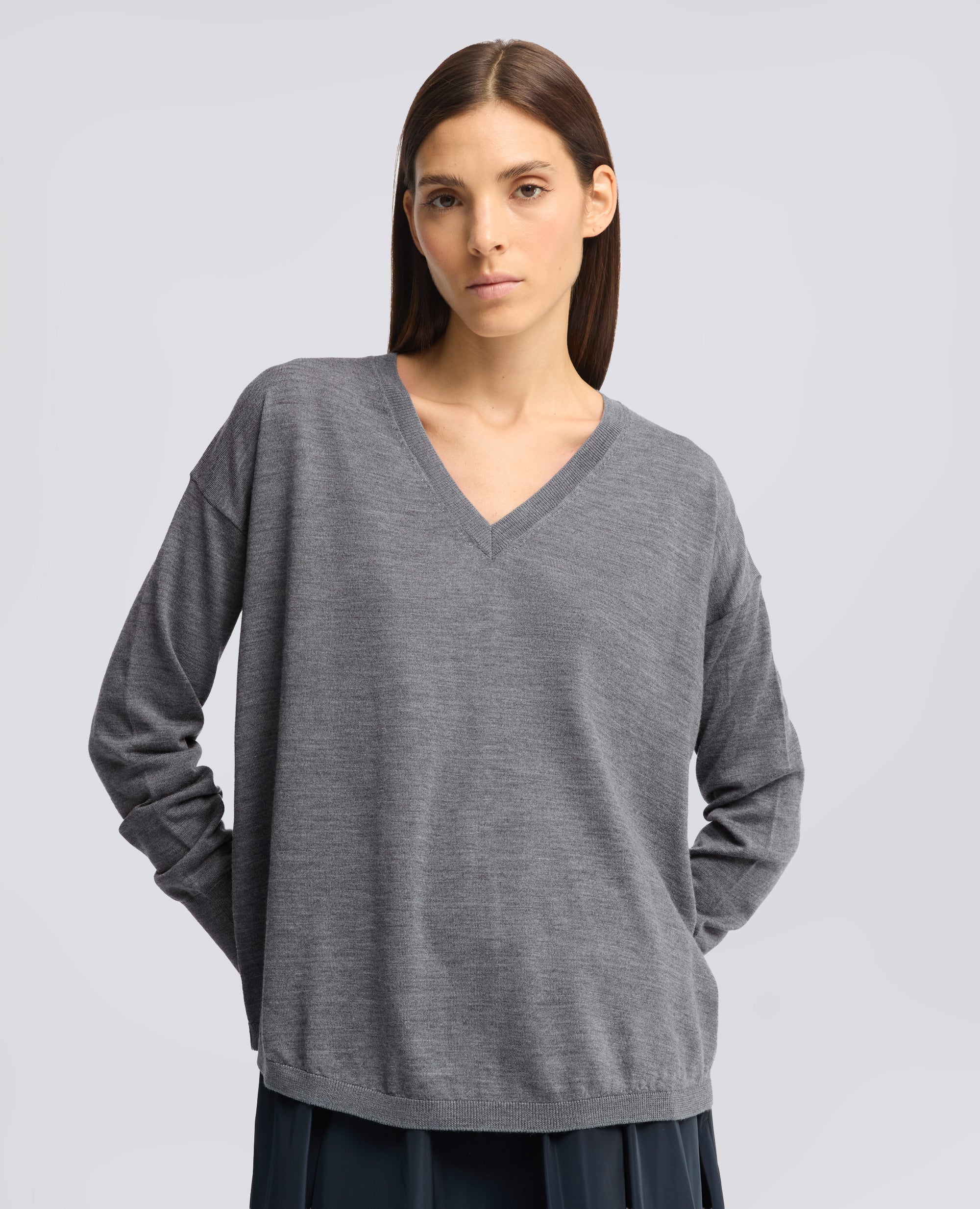MAGLIA SCOLLO A -V- IN LANA MERINOS - GRAU - ASPESI